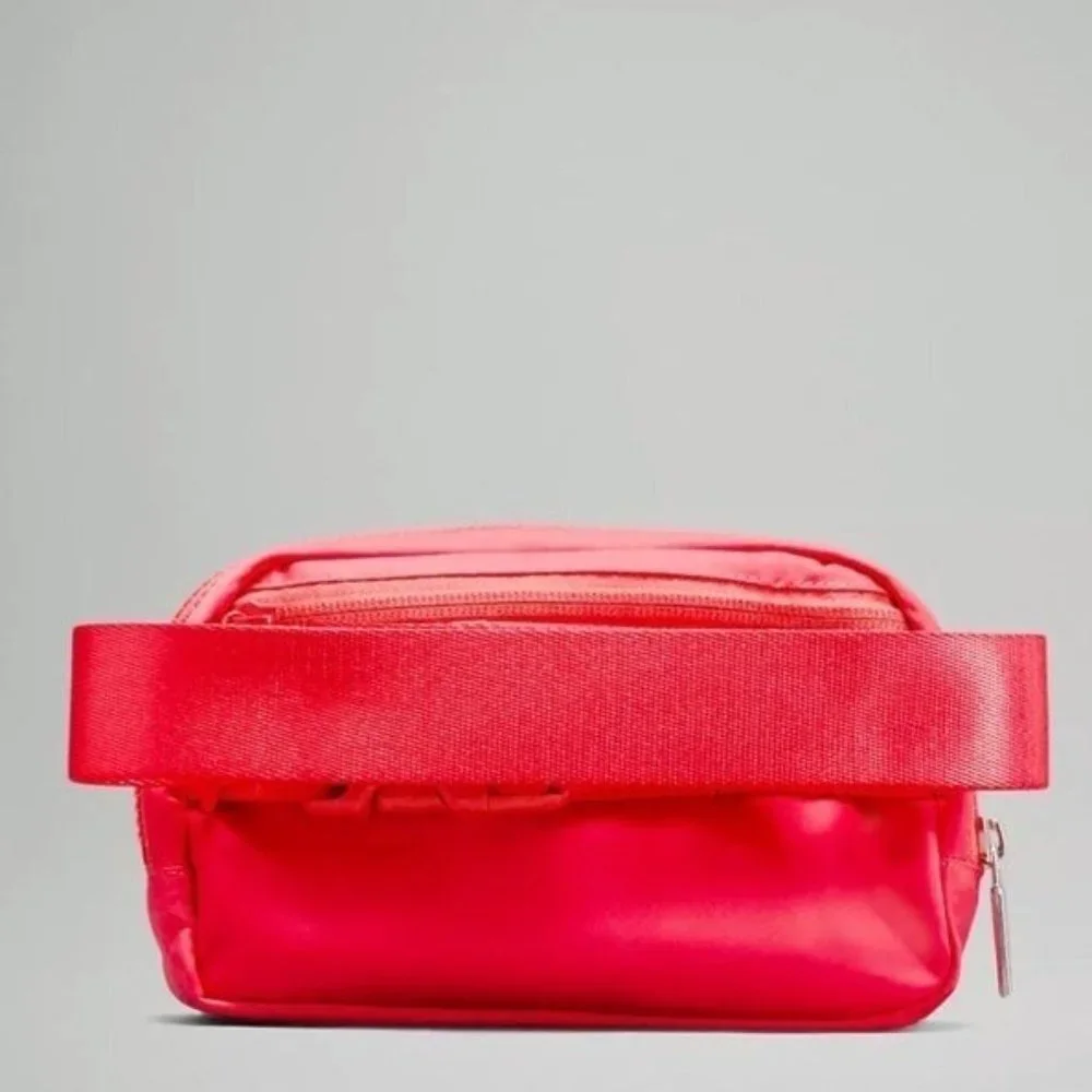 Lululemon Everywhere Belt Bag Pale Raspberry Nwt - Picture 3 of 6